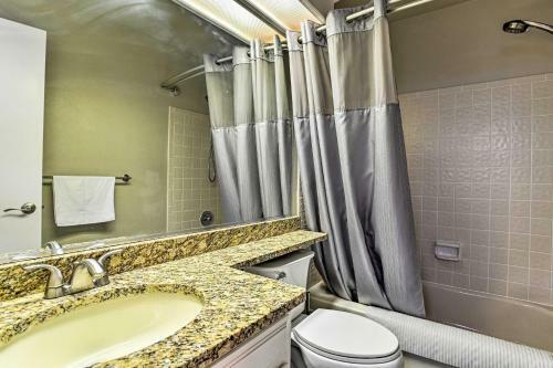 Spacious Centennial Townhome With Private Deck!