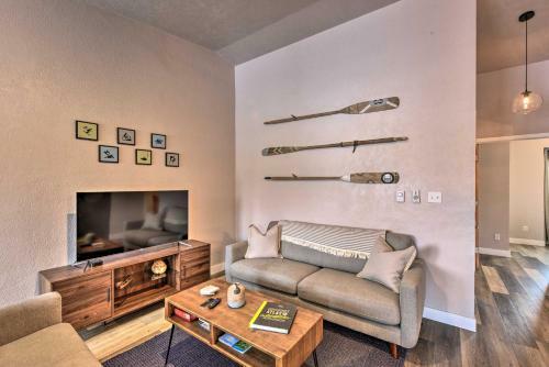 Buena Vista Condo, 0 3 Mi To River And Main St!