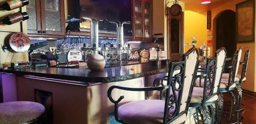 Bed & Breakfast Chateau Du Pikes Peak, A Tuscany Retreat