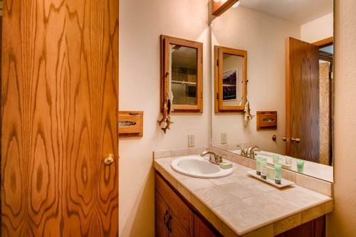Apartamento Rustic 3 Br Condominium Condo