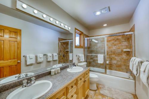 176 Coyote Cir