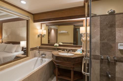 Hotel Henann Regency Resort And Spa