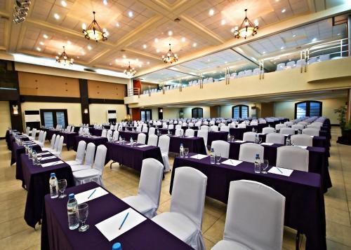 Hotel Henann Regency Resort And Spa