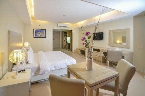 Hotel Nandana Boracay