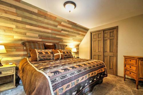 Hillside Cripple Creek Cabin With Hot Tub, Mtn Views!