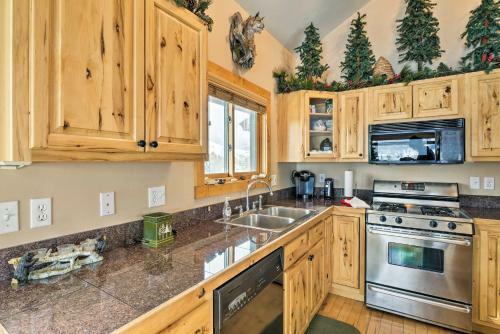 Apartamento Crested Butte Condo With Views - 9 Miles To Skiing!