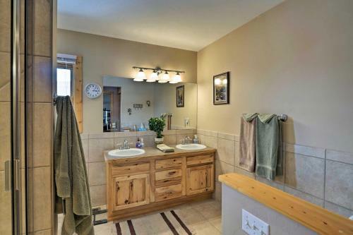 Apartamento Crested Butte Condo With Views - 9 Miles To Skiing!