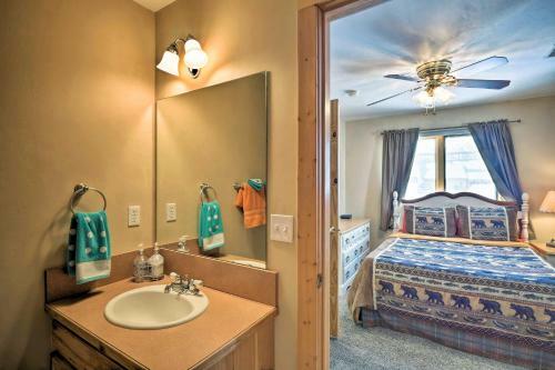Apartamento Crested Butte Condo With Views - 9 Miles To Skiing!