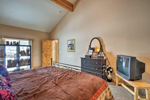 Apartamento Crested Butte Condo With Views - 9 Miles To Skiing!