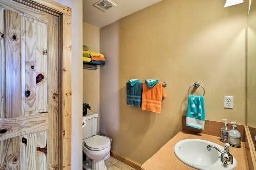 Apartamento Crested Butte Condo With Views - 9 Miles To Skiing!