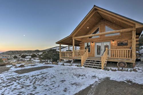 Peaceful Cabin With Panoramic Mtn Views And Hot Tub!