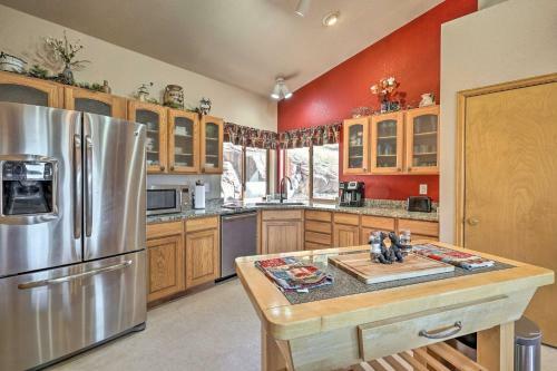 Mtn-view Cabin With Deck, 3 Mi To Cripple Creek!