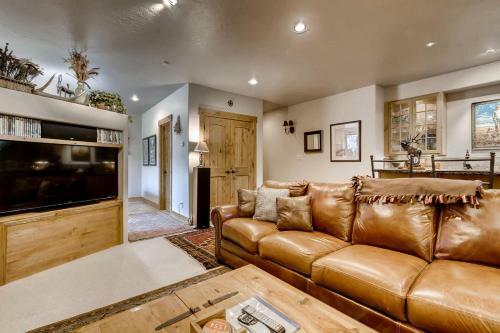 611 Oro Grande By Book By Owner
