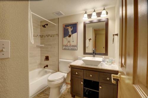 75 Corinthian 3br 3ba Spacious Layout, Private Garage Townhouse