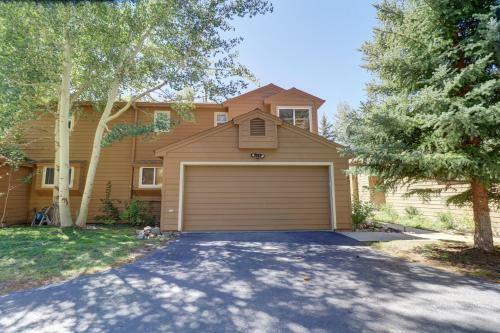 75 Corinthian 3br 3ba Spacious Layout, Private Garage Townhouse