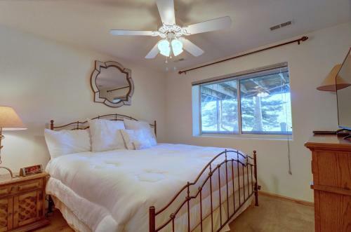 75 Corinthian 3br 3ba Spacious Layout, Private Garage Townhouse