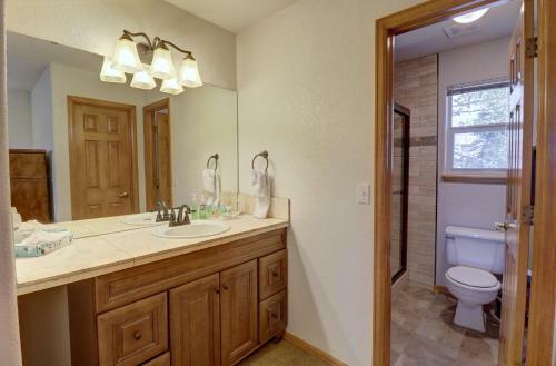 75 Corinthian 3br 3ba Spacious Layout, Private Garage Townhouse