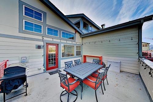 Apartamento Sunny Spacious Mountain Condo - Fireplace & Deck Condo