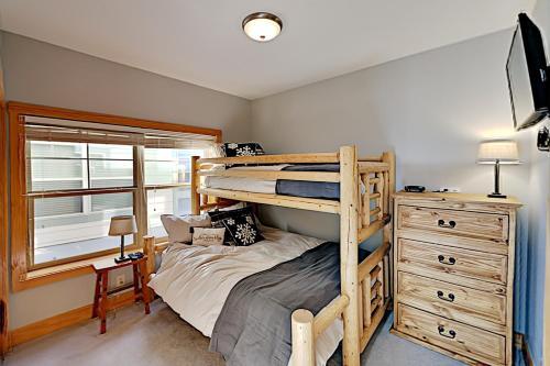 Apartamento Sunny Spacious Mountain Condo - Fireplace & Deck Condo