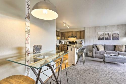 Apartamento Top-floor Condo In Central Dillon With Views!