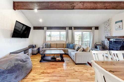 Dillon Canyon Casa