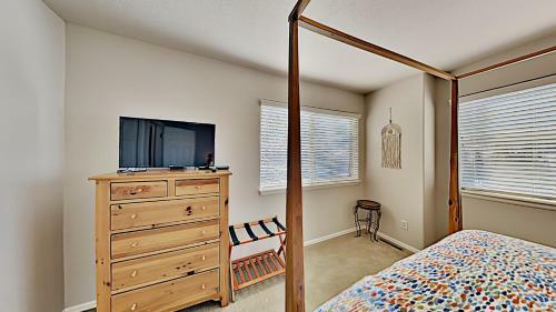 33 Corinthian Circle Home