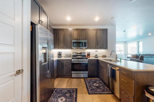 Sail Lofts 108