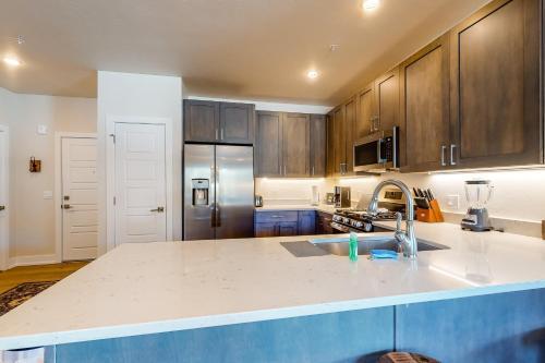 Sail Lofts 108