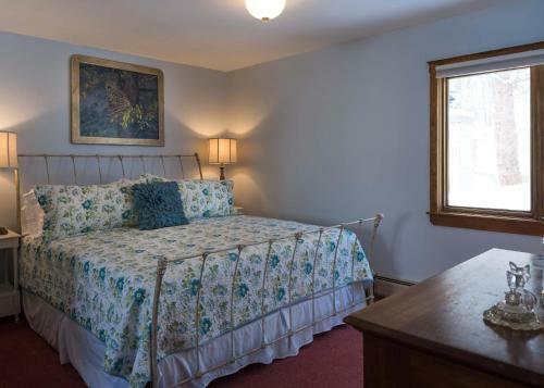 Bed & Breakfast Romantic Riversong Inn