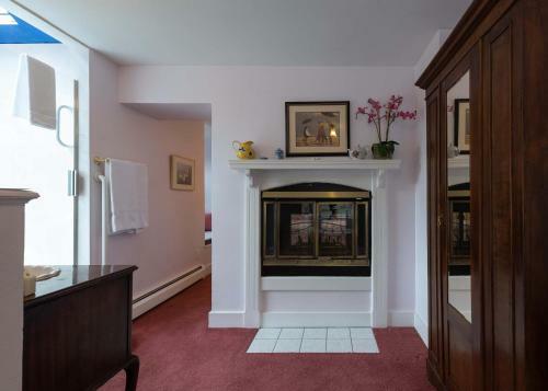 Bed & Breakfast Romantic Riversong Inn