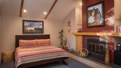 Bed & Breakfast Romantic Riversong Inn