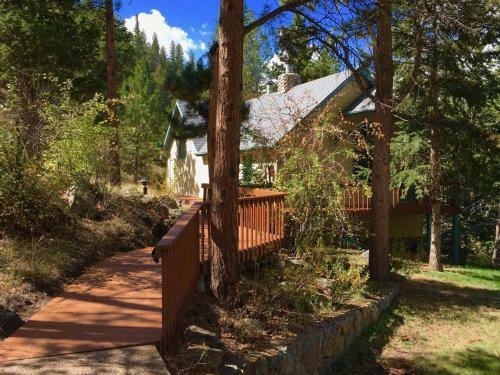 Bed & Breakfast Romantic Riversong Inn