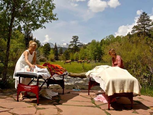 Bed & Breakfast Romantic Riversong Inn