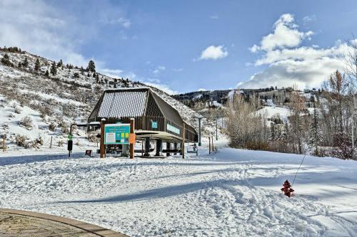 Apartamento Cozy Ski Condo With Shuttle And Mountain Access!