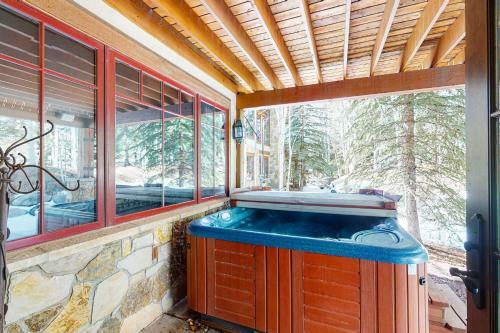 Arrowhead Abode