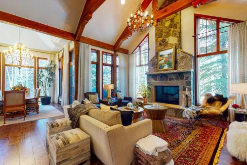 Arrowhead Abode