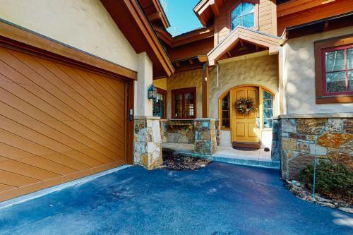 Arrowhead Abode