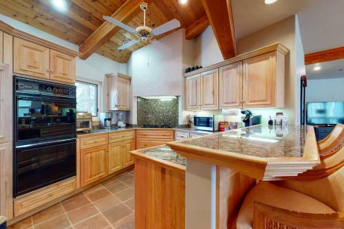 Luxury In Arrowhead