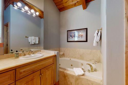 Luxury In Arrowhead