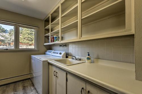 Huge Stanley Heights Home With Mtn View By Lake Estes
