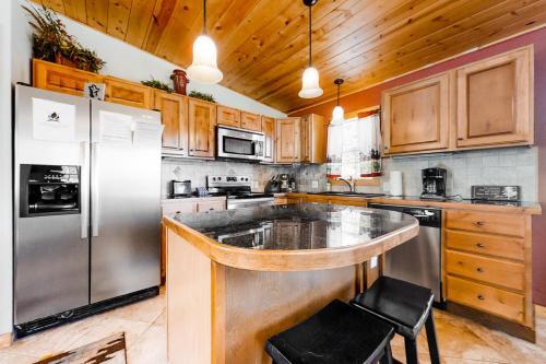 Rocky Mountain Sunshine Cabin