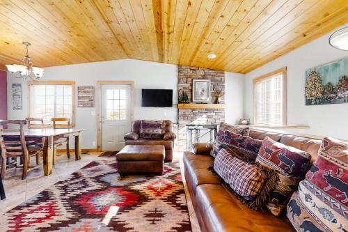Rocky Mountain Sunshine Cabin