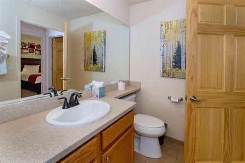 2nd Floor Riverside Condo - Neighboring Performance Park - Short Walk To Downtown