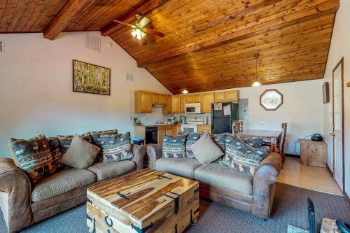 Mary's Lake Cabin
