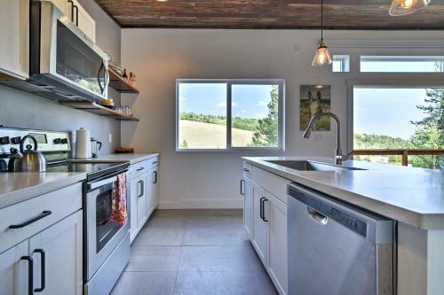 Exceptional Fairplay Getaway With Deck And Valley View!