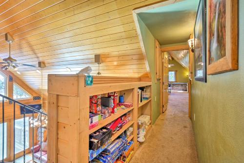Spacious Fairplay Cabin With Deck And Dry Sauna!