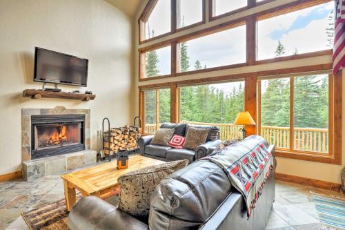 Fairplay Log Cabin With Deck And Incredible Mtn Views!