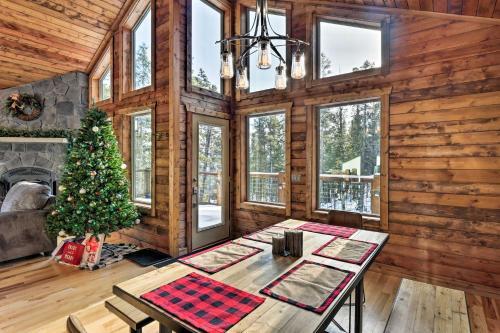 Stunning Luxury Mountain Getaway With Deck!