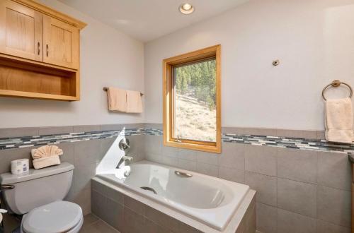 Reverie Luxury Home At Windcliff Condo