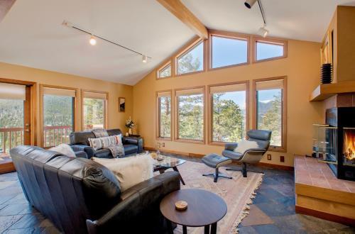 Reverie Luxury Home At Windcliff Condo